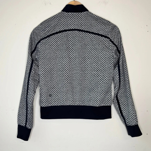 Lululemon Bomb Around Zip up Jacket Reversible Monochromic Black Size 2 - Picture 12 of 15
